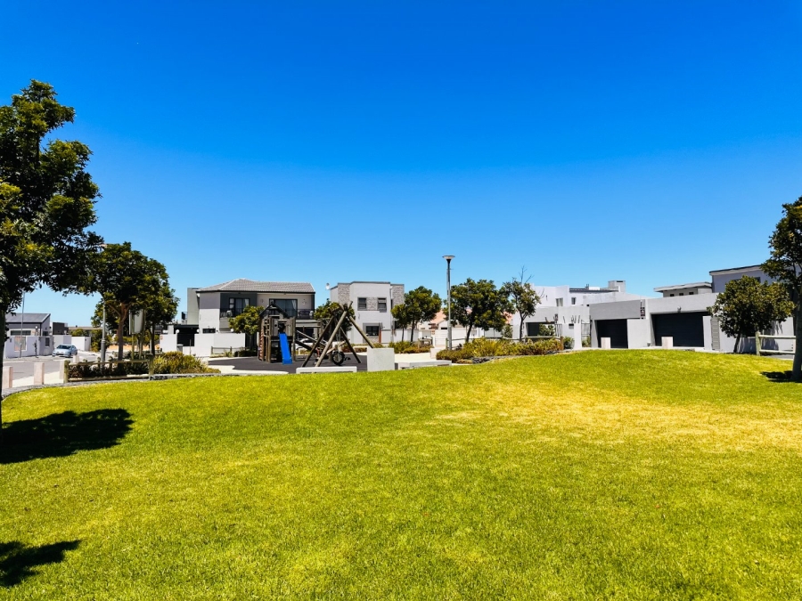 4 Bedroom Property for Sale in Sandown Western Cape